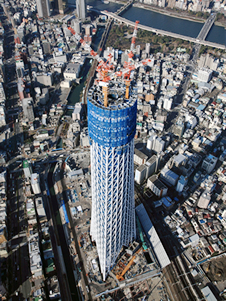 日本最高揚程のジブクライミングクレーンJCC-720AH　3基、東京スカイツリーRの建設に貢献