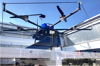 屋上へドローンポートを設置(沼津工場の自走式駐車場)